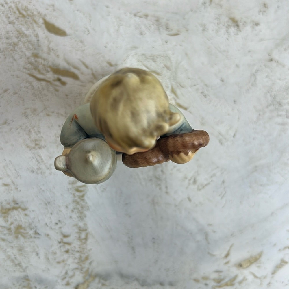 Pretzel Boy Goebel Germany Hummel figurine 2093 First Issue Millennium 2000 - Picture 3 of 7